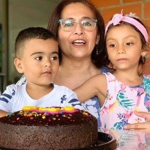 Meet your Posher, Claudia